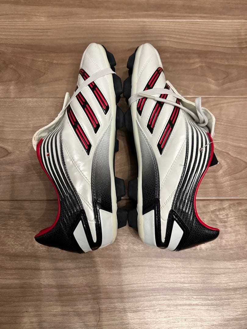 新品タグ付き　 希少カラー adidas プレデター アブソラド HG JP