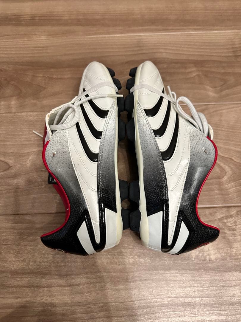 新品タグ付き　 希少カラー adidas プレデター アブソラド HG JP