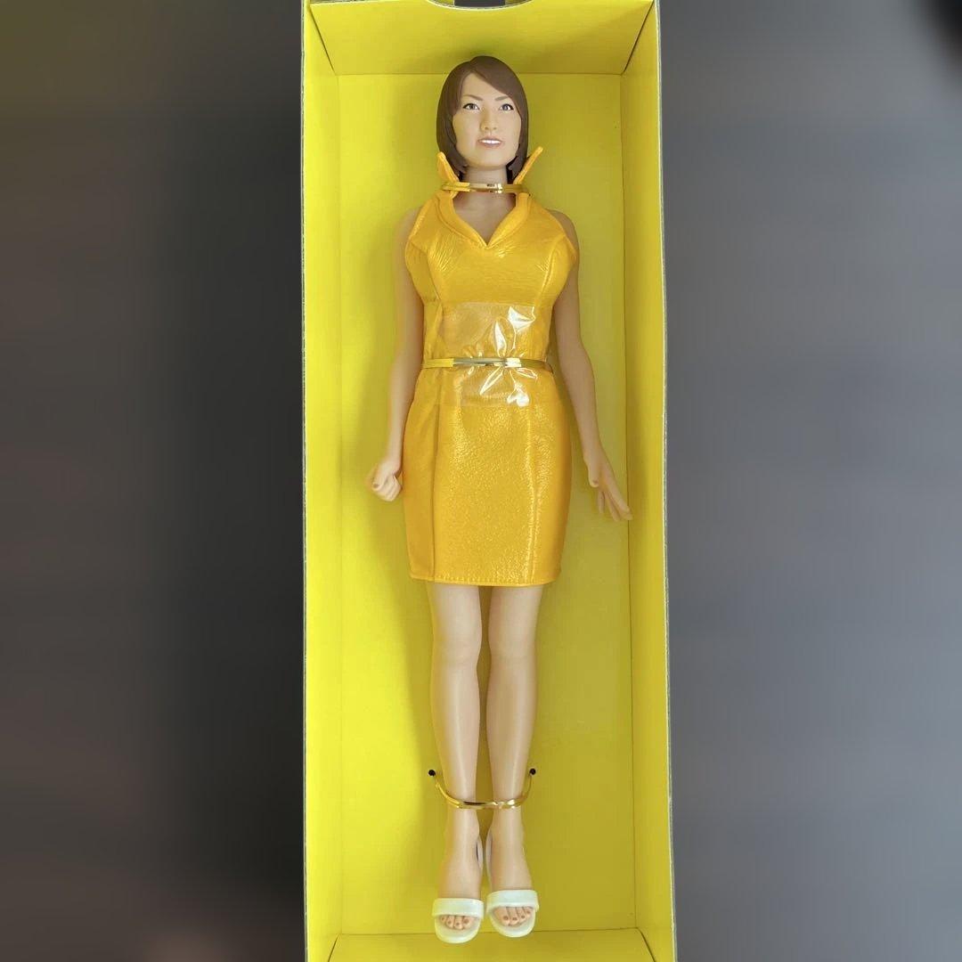 MEGUMI 特大フィギュア YELLOW CAB 未使用　希少品