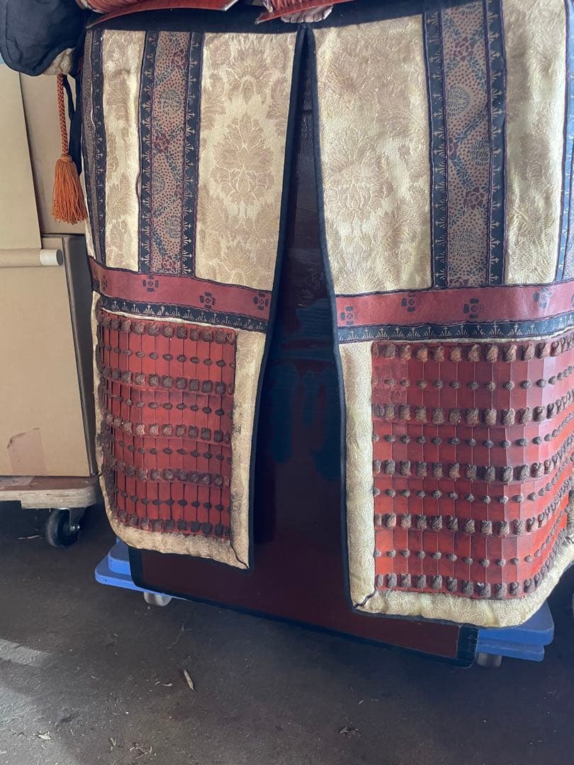 等身大赤備え鎧一式/赤塗龍文二枚胴独鈷文前立て兜/甲冑 鎧兜 着用可能 元箱付き