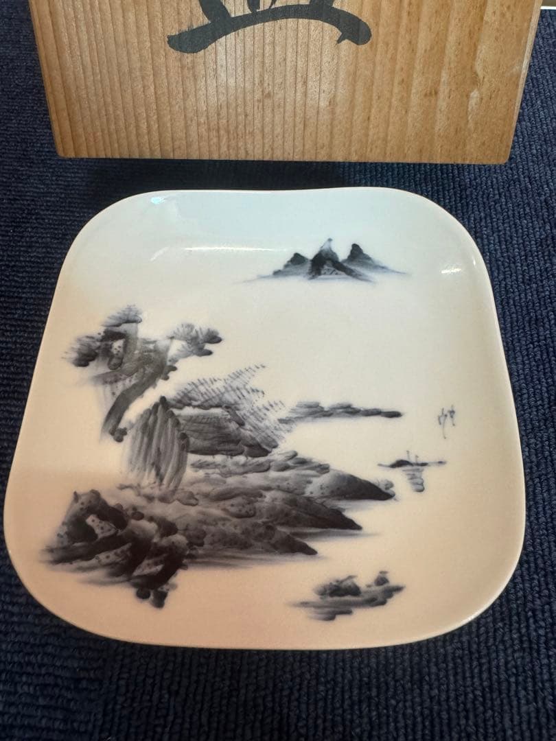 1887 鍋島焼　畑萬陶苑　染付山水　絵皿　未使用