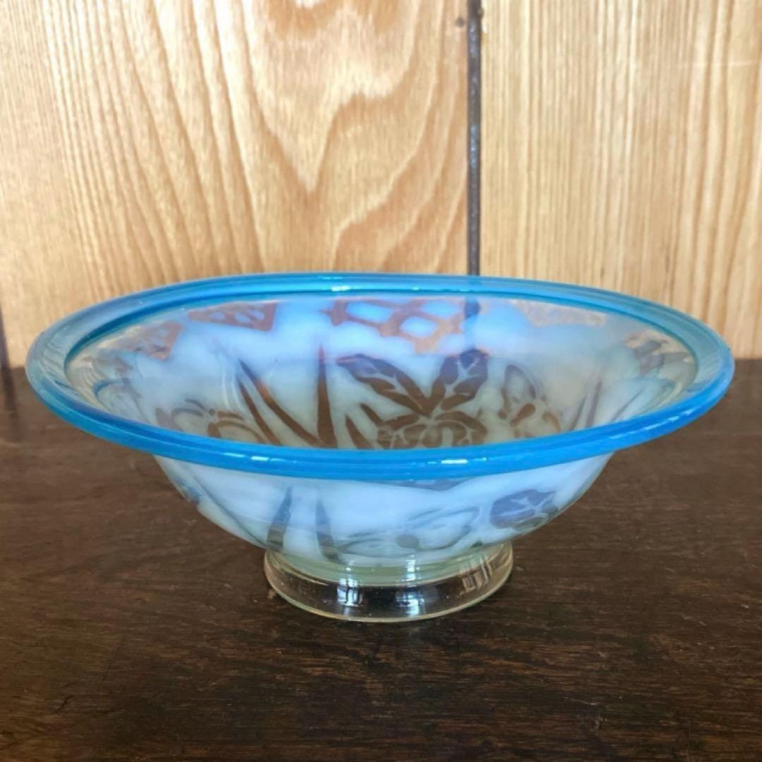 ●大正〜昭和初期 和ガラス器 氷コップ 青色縁 菖蒲に蝶文 乳白色アンティーク