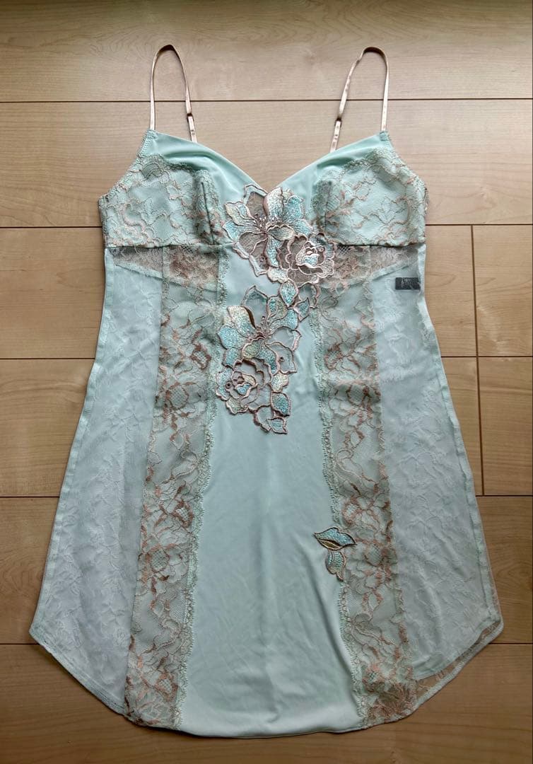マリーゴールドです！サルート　ミントグリーン レースキャミソール