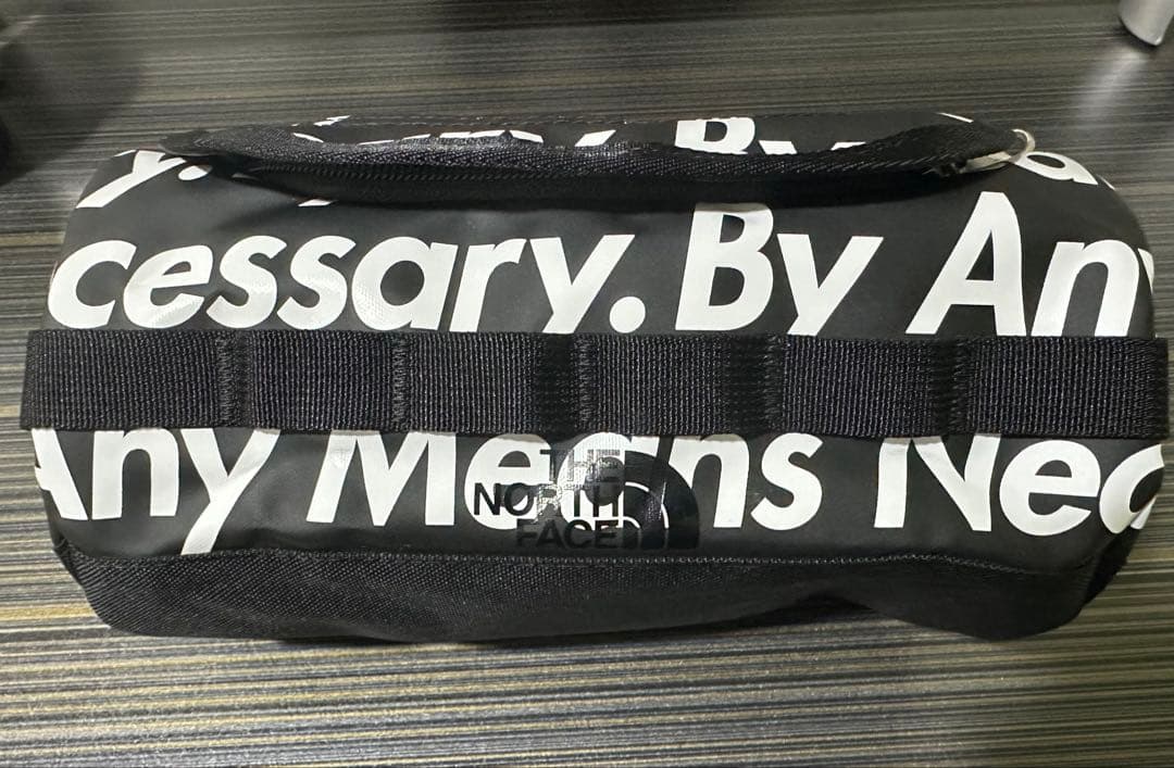 【極美品】 シュプリーム×THE NORTH FACEトラベルキャニスターポーチ