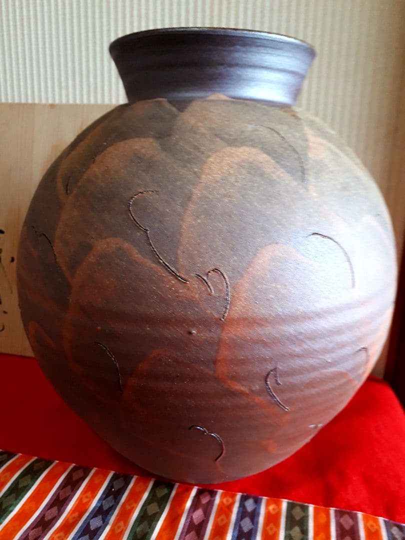 阿波大谷焼、矢野款一作の壺