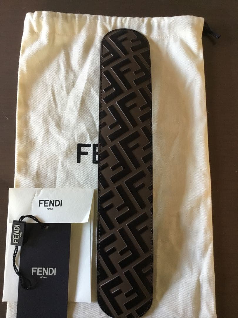 FENDI FFロゴ ストラップスルー