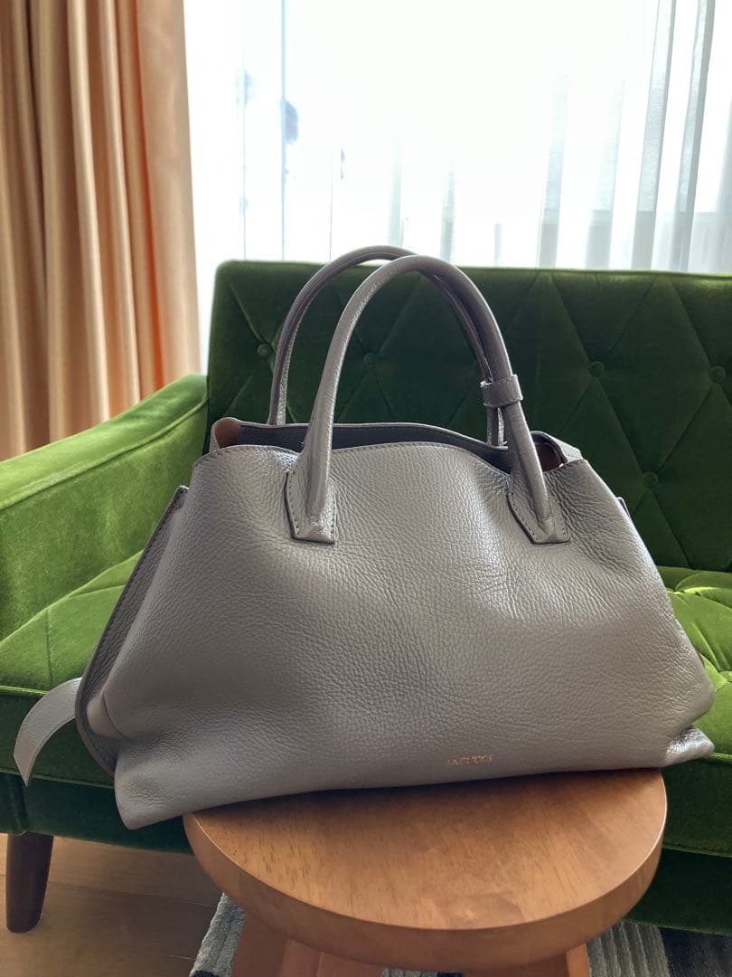 イアクッチIACUCCI レザートートバック