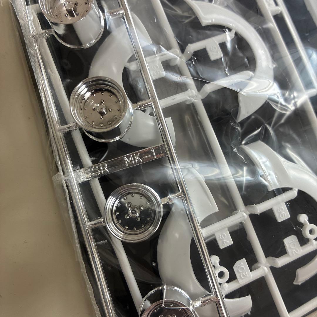 アオシマ　1/24 オールドレーサーパーツシリーズ　レーシングフェンダータイプ1