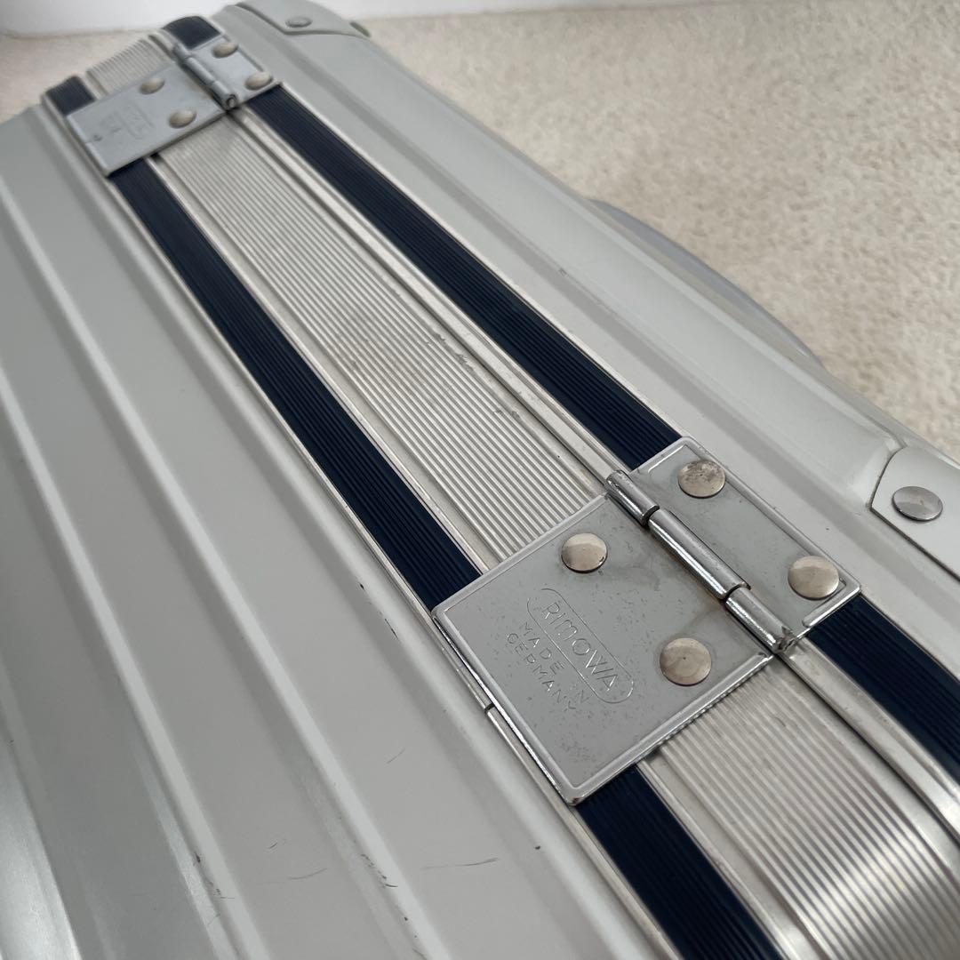 希少 RIMOWA シルバーインテグラル ビューティケース 18L アルミニウム