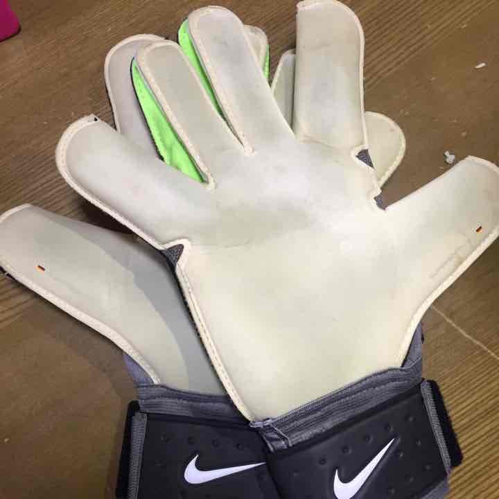ナイキグローブ