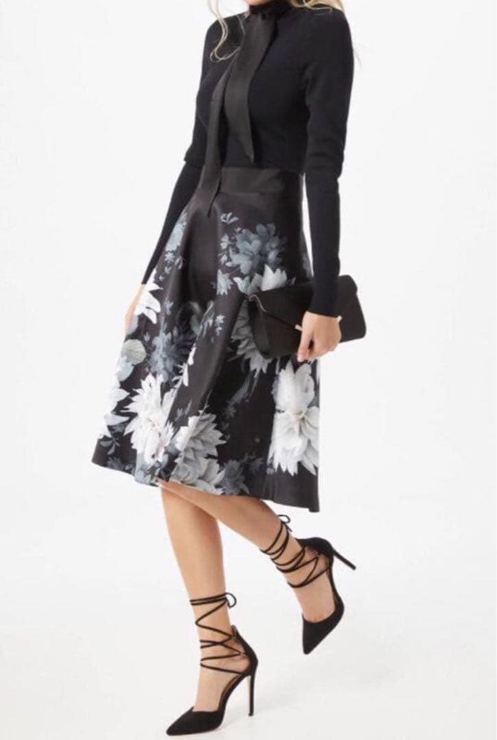 TED BAKER サイズ2 ブラック　花柄フレアワンピース 長袖