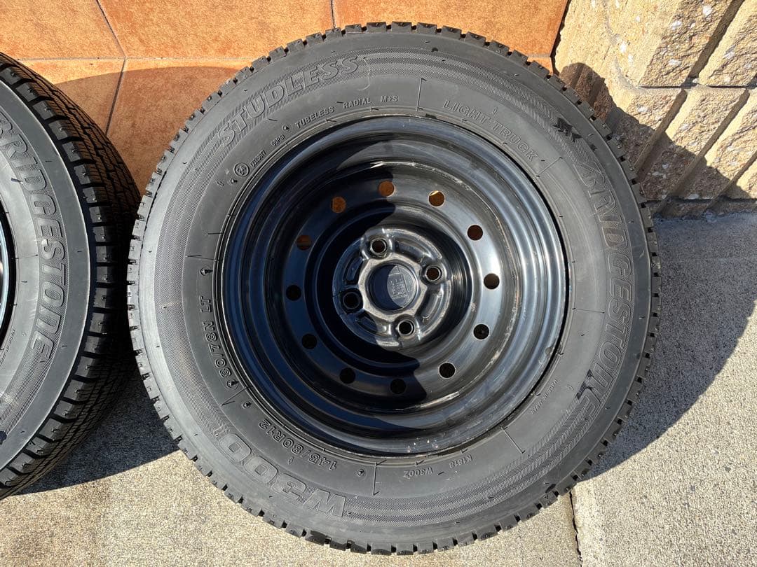 【ゆう】スタッドレスタイヤ(スズキ純正ホイール) 145/80R12