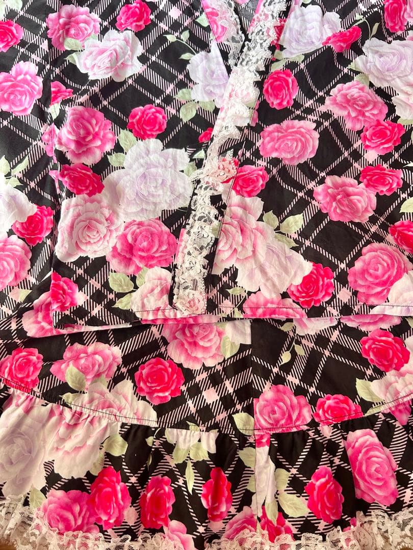 浴衣ドレス♡黒ピンクバラ柄♡ REIRIE 金子理江ちゃん着用