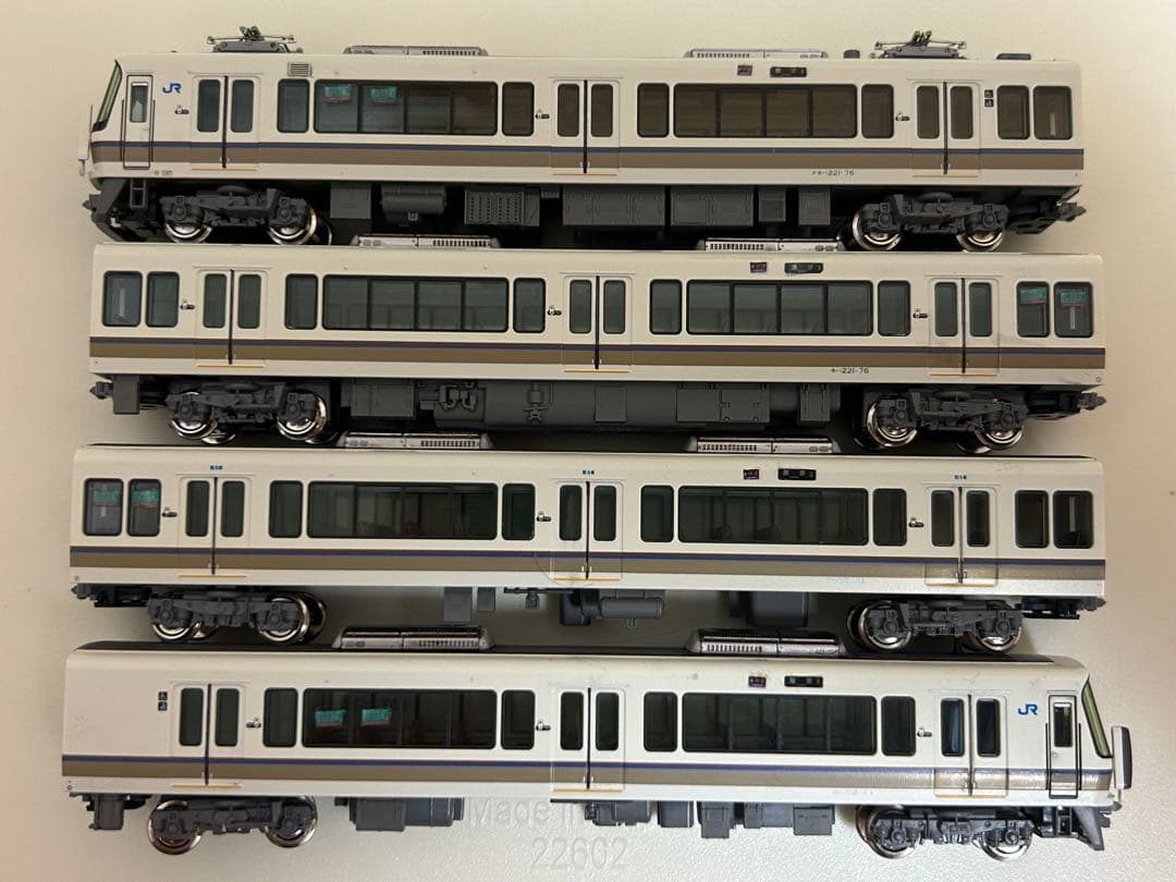 鉄道模型　Nゲージ　KATO 10-1581 221系　リニューアル車　嵯峨野線