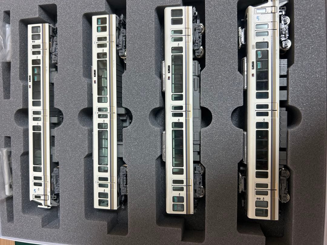 鉄道模型　Nゲージ　KATO 10-1581 221系　リニューアル車　嵯峨野線