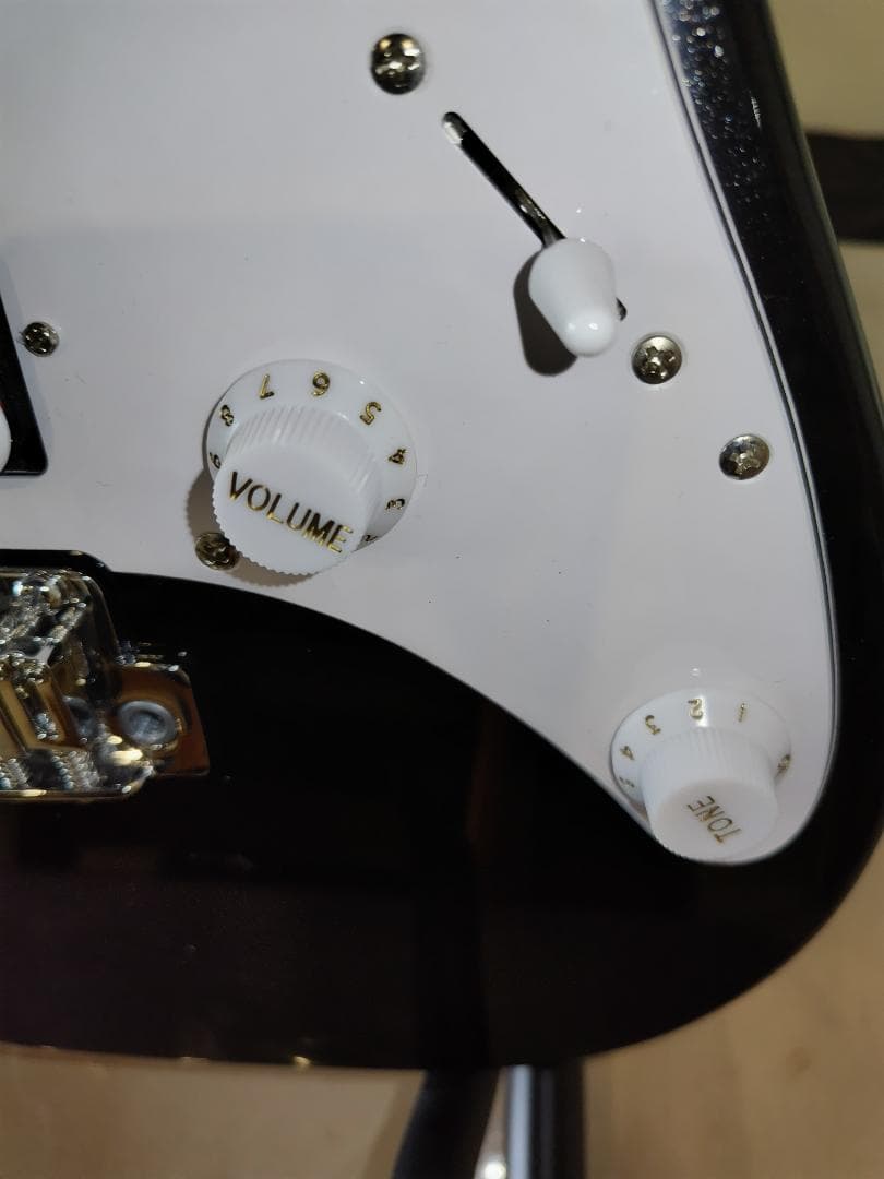 エレキギター ブラック ボリューム・トーン付き