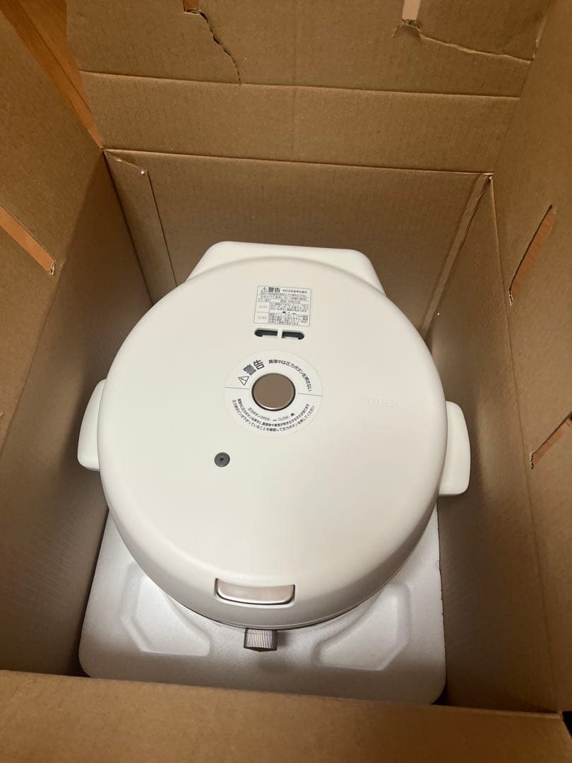 【美品】タイガーTIGER電気圧力鍋 4.0L マットホワイCOK-B400WM