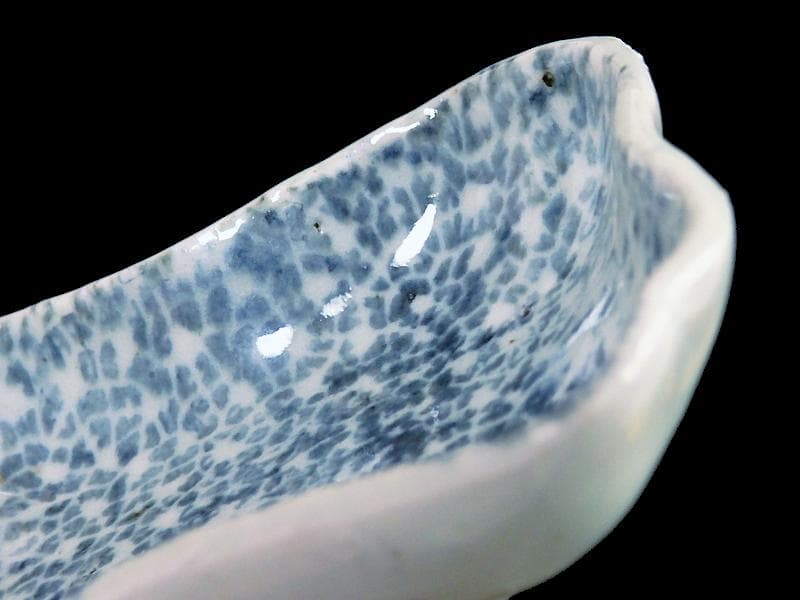 古伊万里　染付　型刷印判　氷裂紋の図　変形皿　江戸期　E655AS-CPo