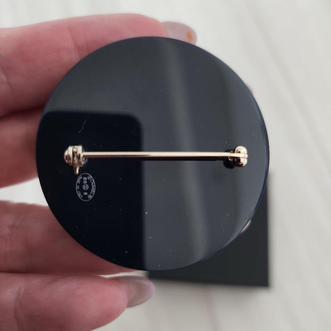 希少！CHANEL　No5ブローチ