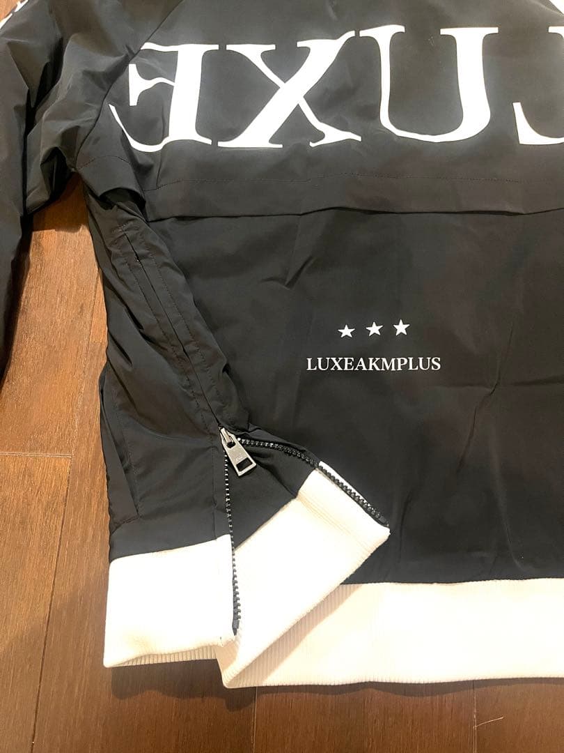 LUXEAKMPLUS トレーナー ブラック/ホワイト