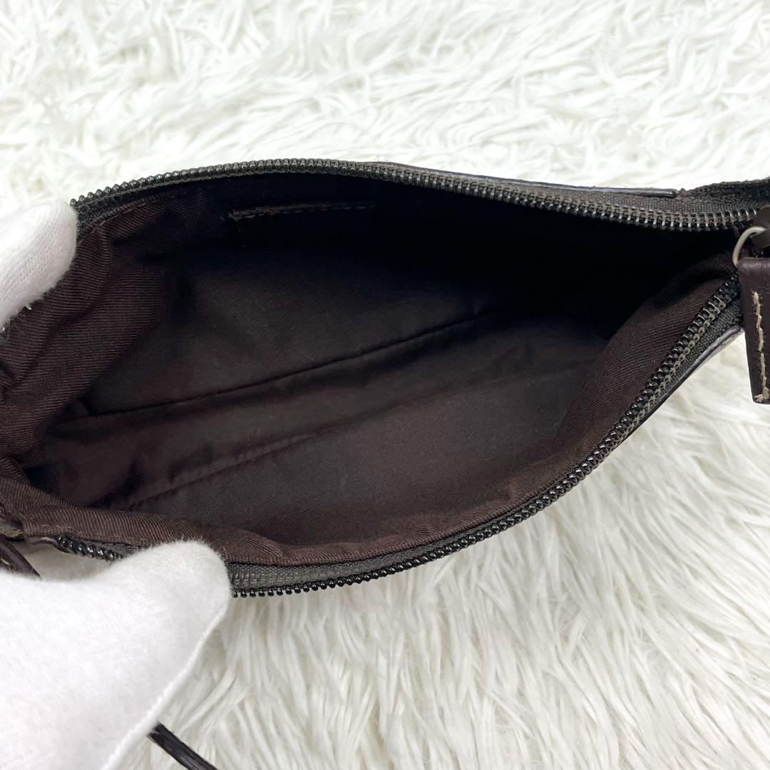 希少 グッチ アクセサリーポーチ ブーツチャーム GGキャンバス レザー