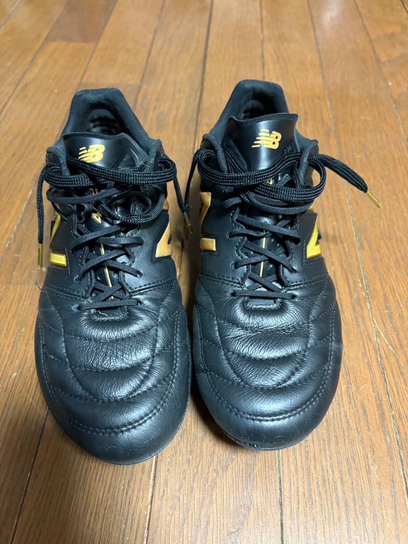 26.5㎝　New Balance サッカースパイク ブラック/ゴールド