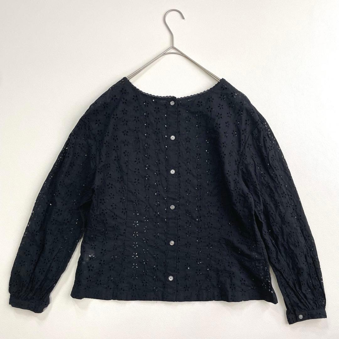 6325【美品】45R カットワークブラウス　度甘平カットワークブラウス 黒