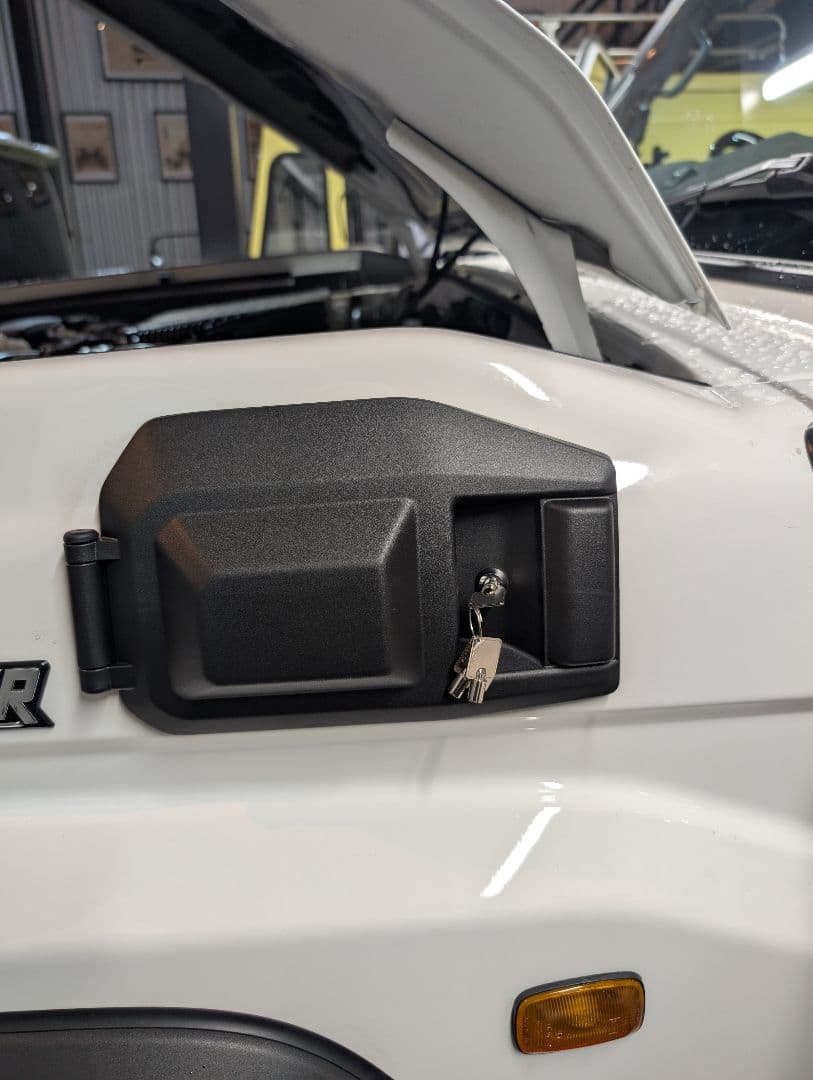 タ*ト様 ランクル70再再販(GDJ76W) 尿素リッドカバー 鍵付き加工