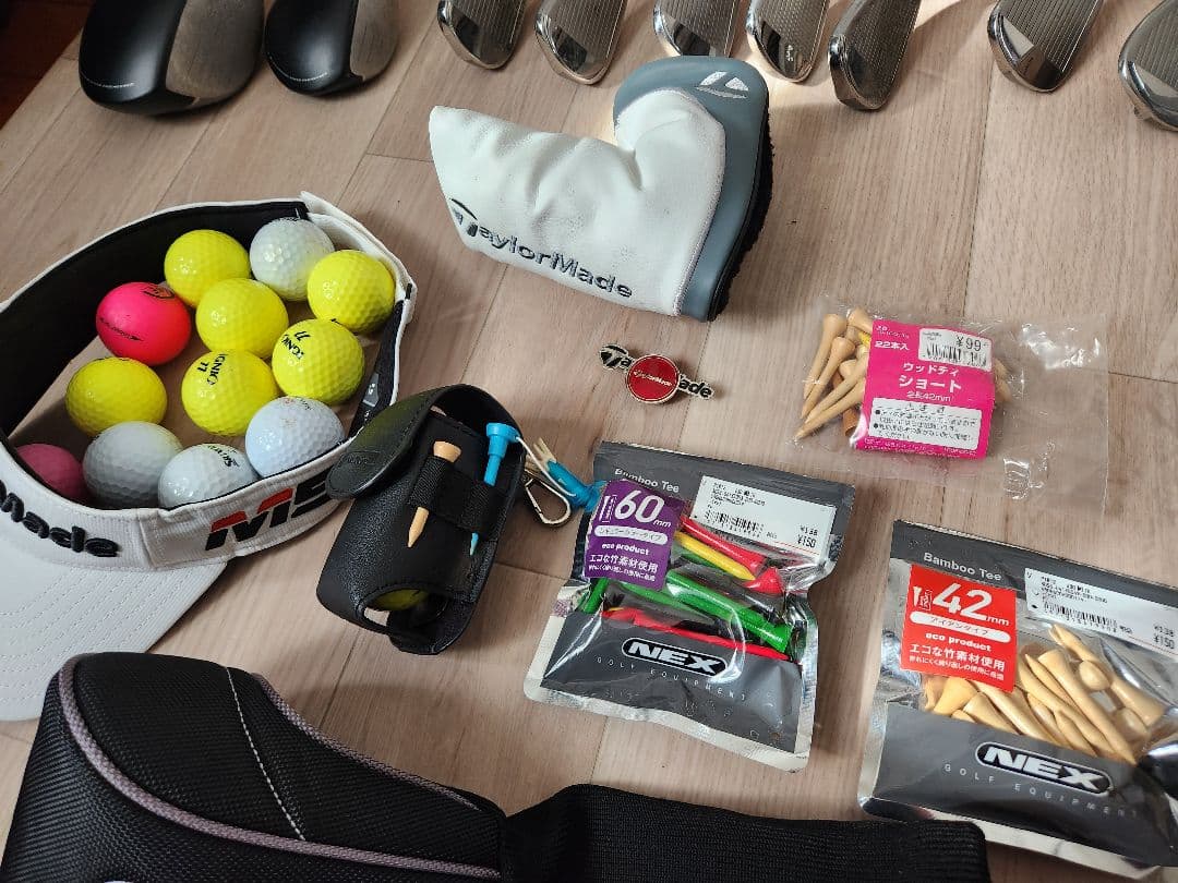 TaylorMade ゴルフクラブセット　練習用バッグ他初心者向けゴルフ用品付