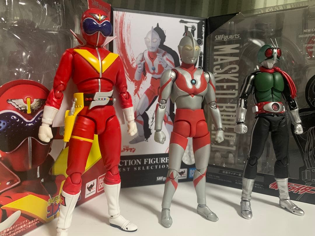 s.hフィギュアーツ　ウルトラマン　アカレンジャー　仮面ライダー1号　セット