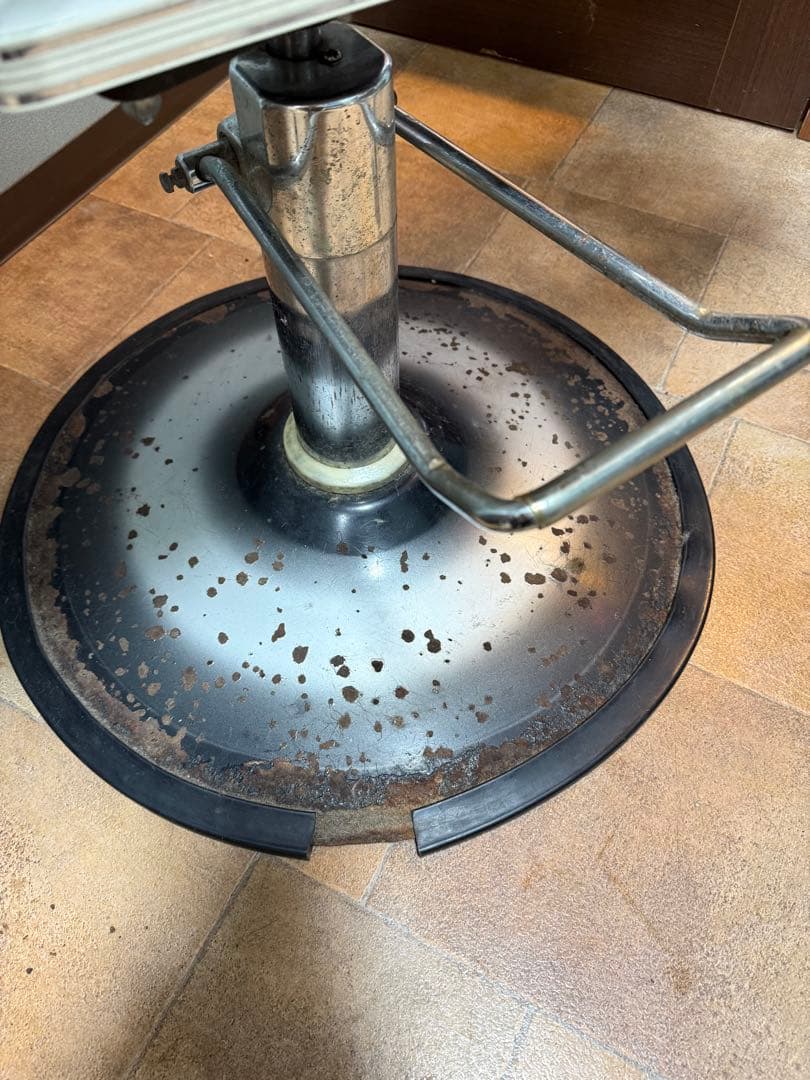 油圧式トリミングテーブル・アーム付き