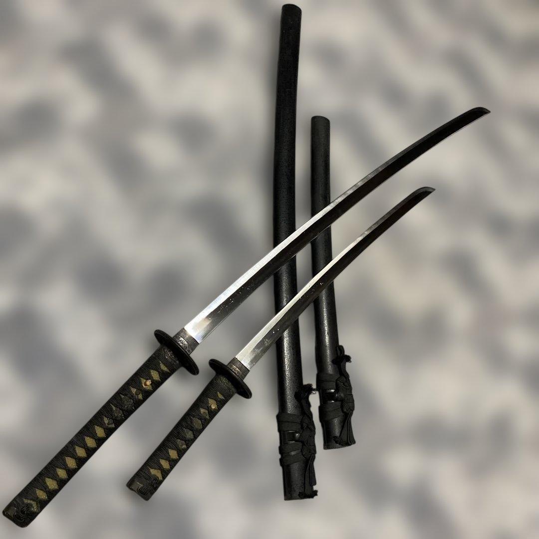 模造刀大小２本 黒柄 鶴松楕円鍔 黒梨地鞘