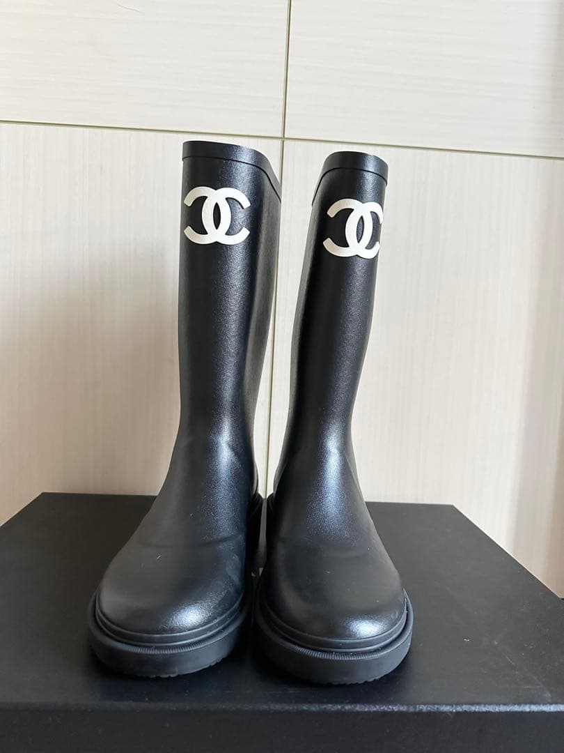 新品未使用CHANEL ブラック 長靴 36ロゴ入り