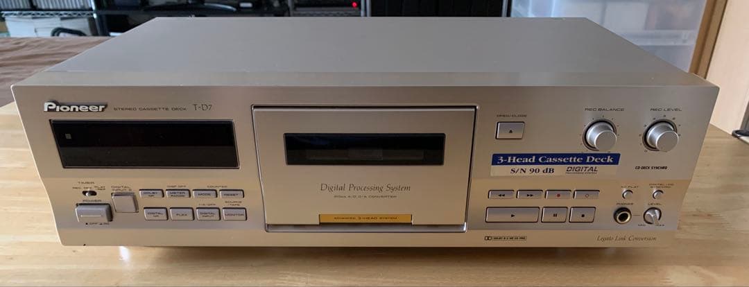 Pioneer 内部の信号処理をデジタル化3ヘッドシングルカセットデッキT−D7