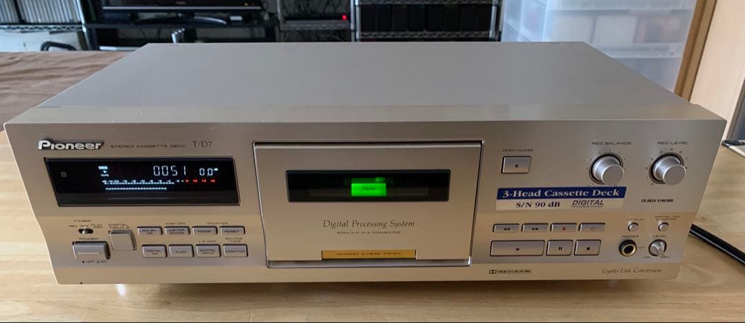 Pioneer 内部の信号処理をデジタル化3ヘッドシングルカセットデッキT−D7