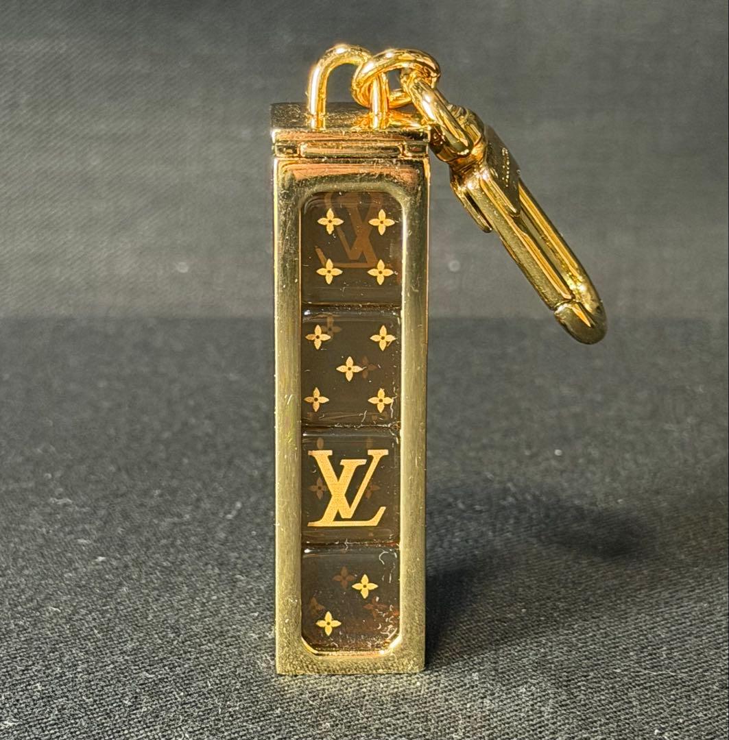 Louis Vuitton ✗ SUPREME コラボ ダイス キーホルダー