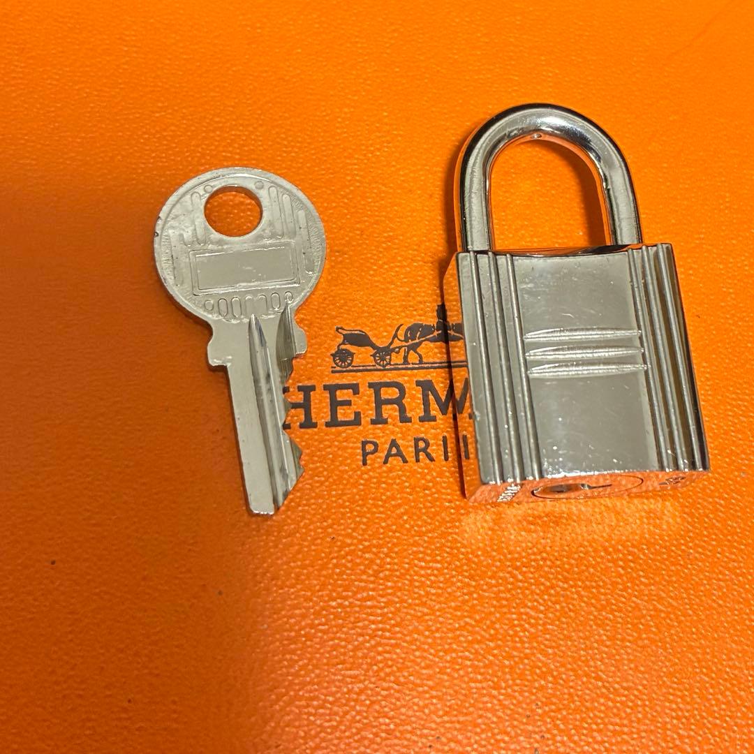 エルメス シルバー　カデナ　南京錠　パドロック　鍵　キー　NO59