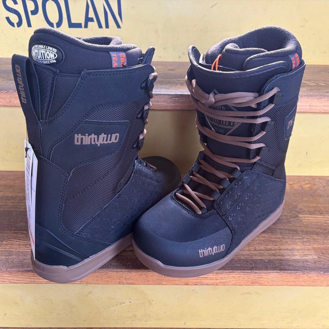 THIRTYTWO 2026 【LASHED】BLACK/GUM 27.5cm