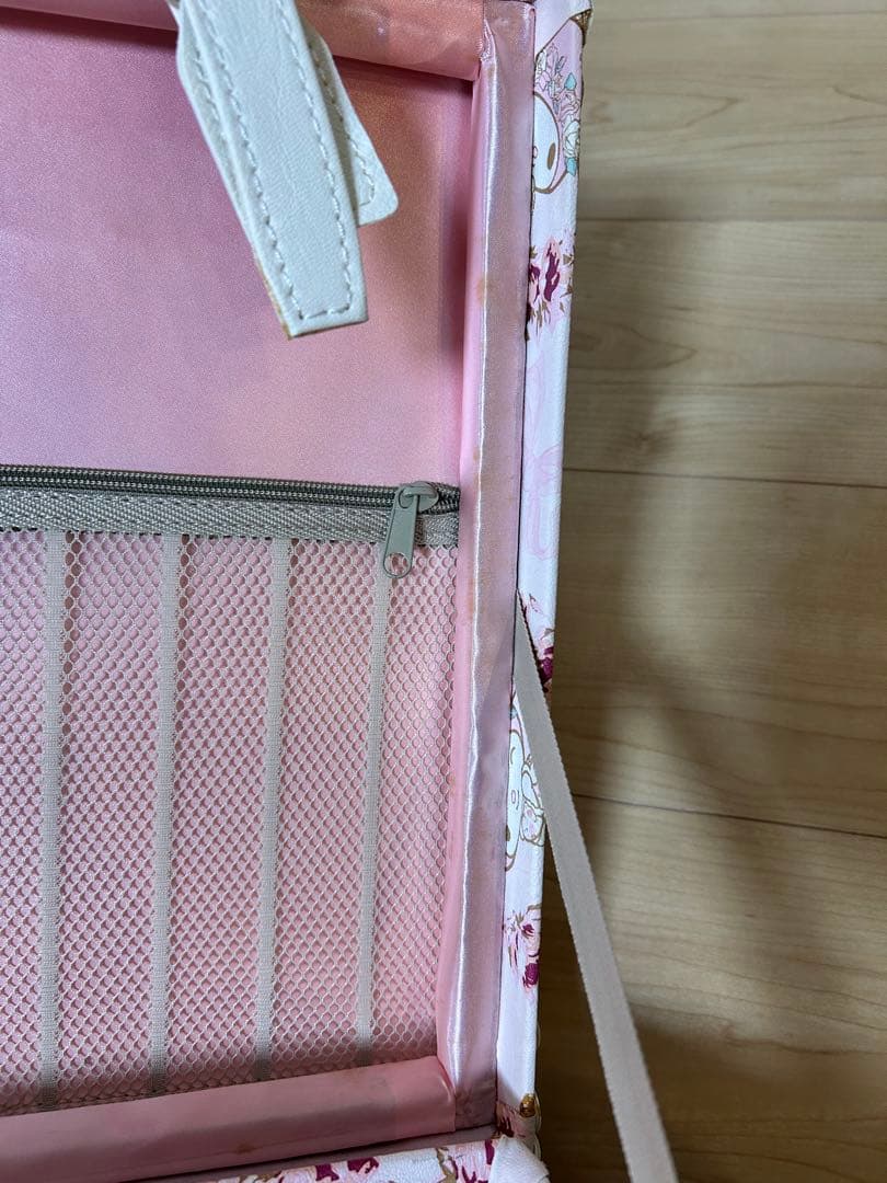 リズリサ限定　マイメロディコラボ　キャリーケース