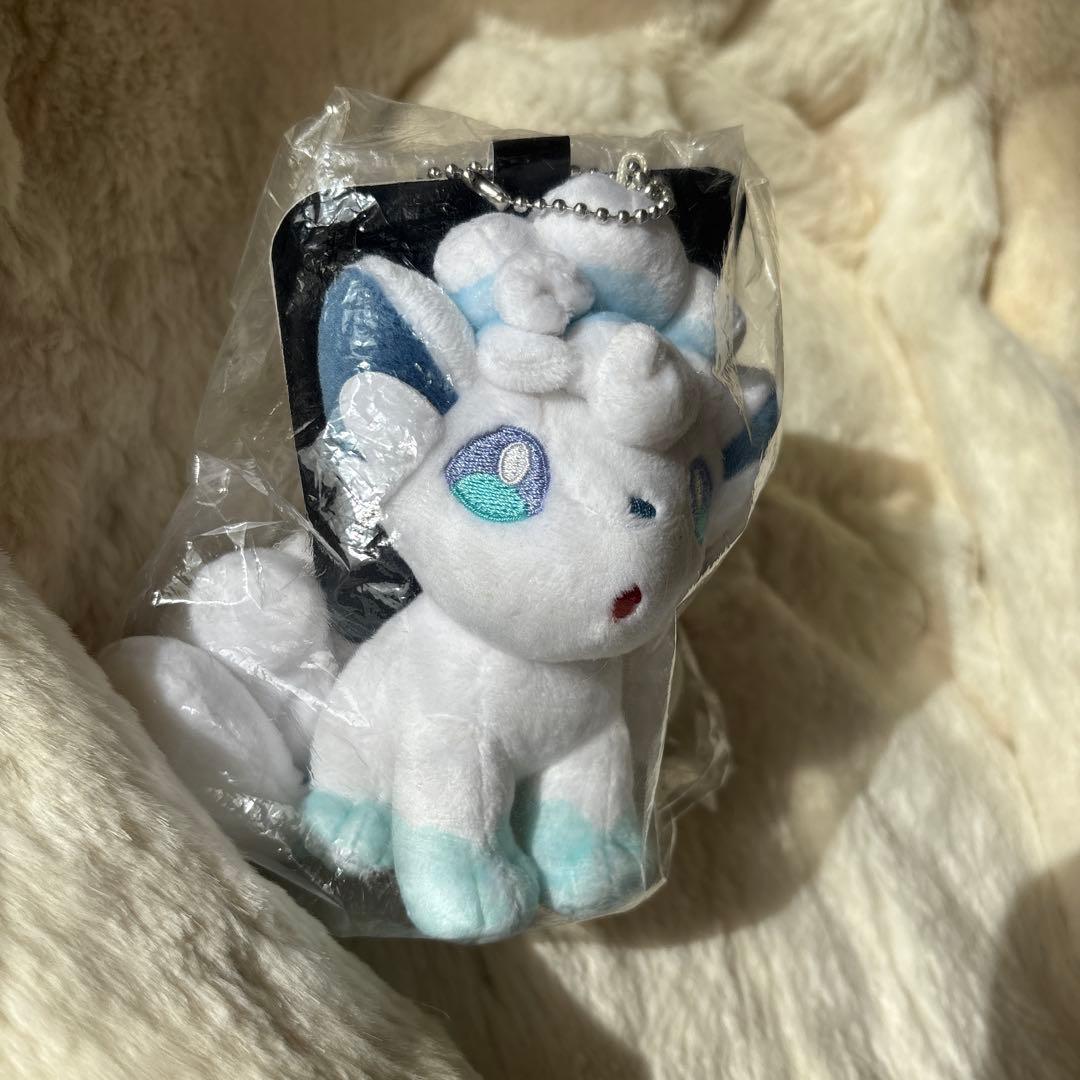 ポケモンセンター　アローラロコン　マスコット　ぬいぐるみ