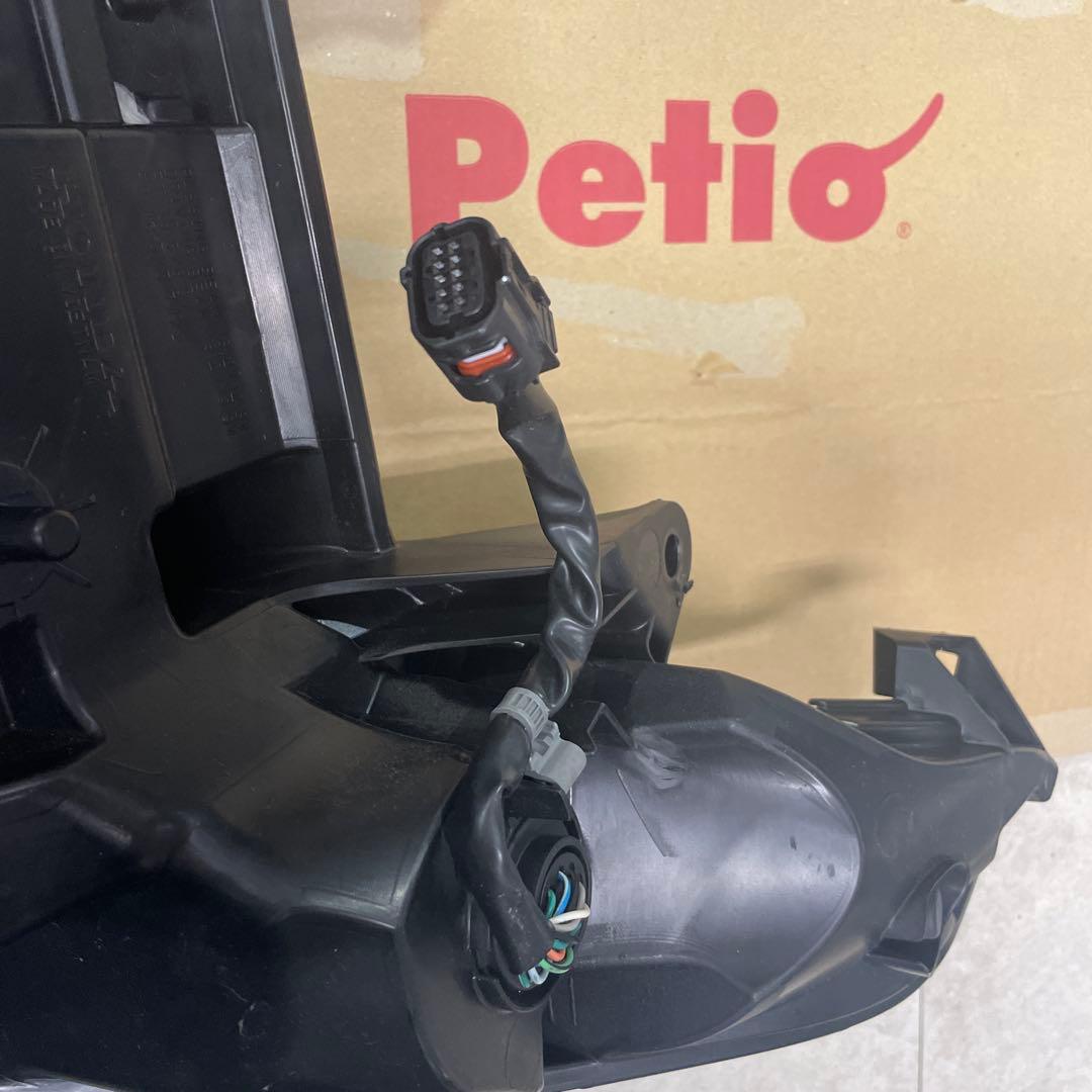 ＰＣＸ JF81 ヘッドライト