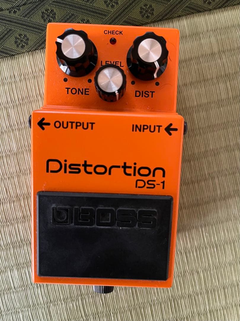 レスポールカスタム　BOSS DS-1+弦付き