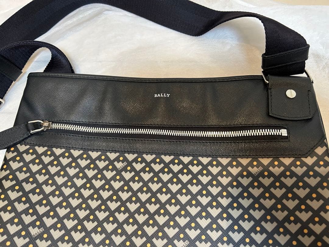 【超レア】BALLY ショルダーバッグ