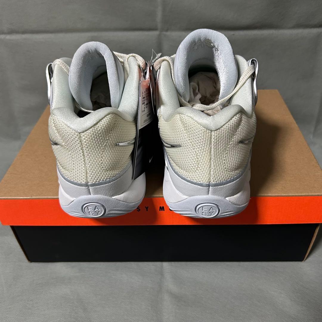 ナイキ　KD18 グレー　ホワイト　シルバー　ケビンデュラント　バッシュ　白