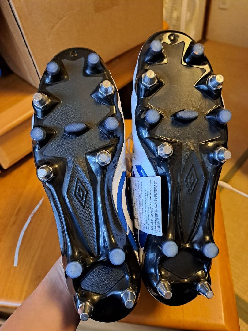 サッカースパイク アンブロ アクセレイタープロ SG