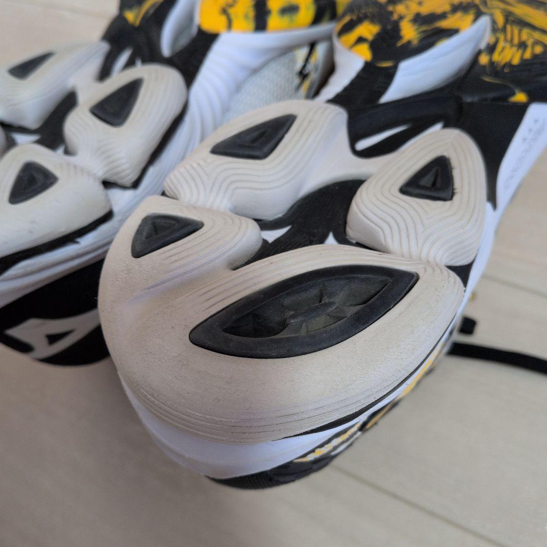 値下げMizuno Wave Lightning Z7 海外限定モデル