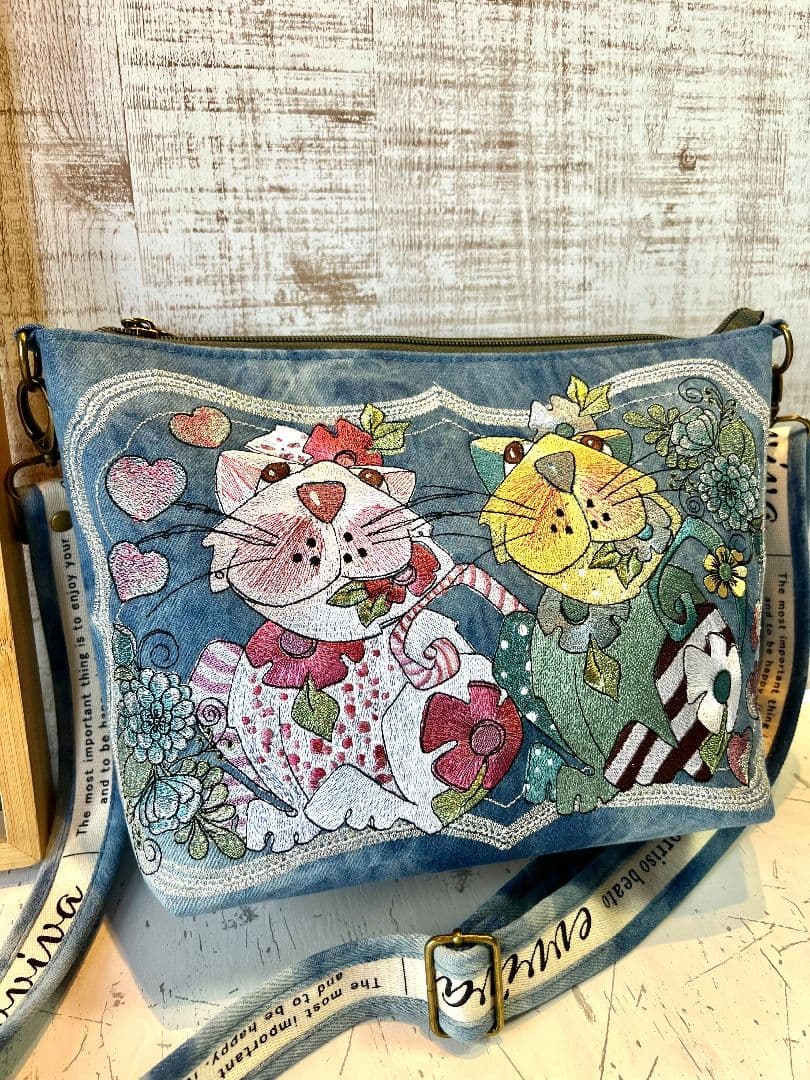 ＊シータ様お纏めリクエスト＊ロラライハリス♡刺繍のショルダーバッグなど