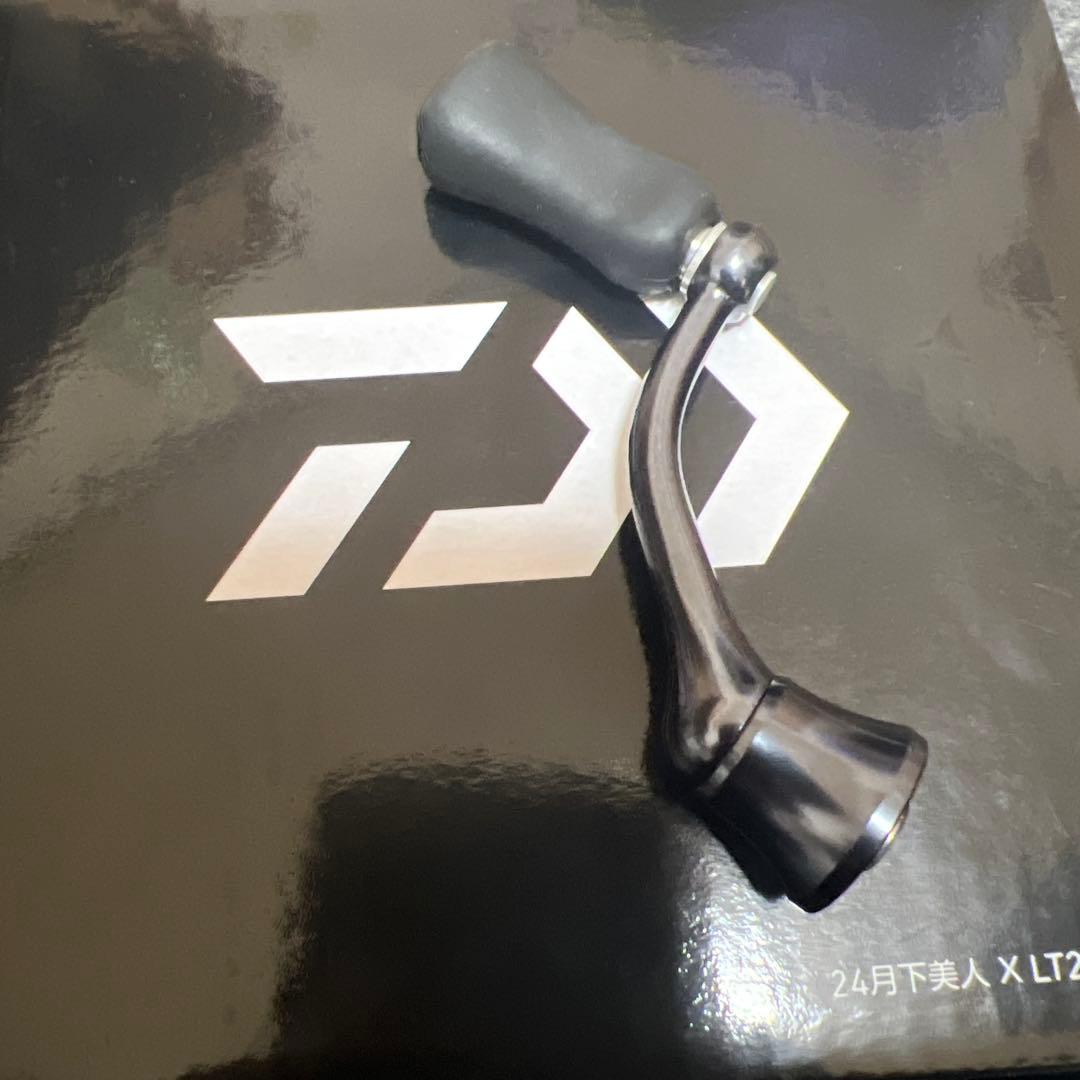 美品　ダイワ24 LT2000S-P スピニングリール