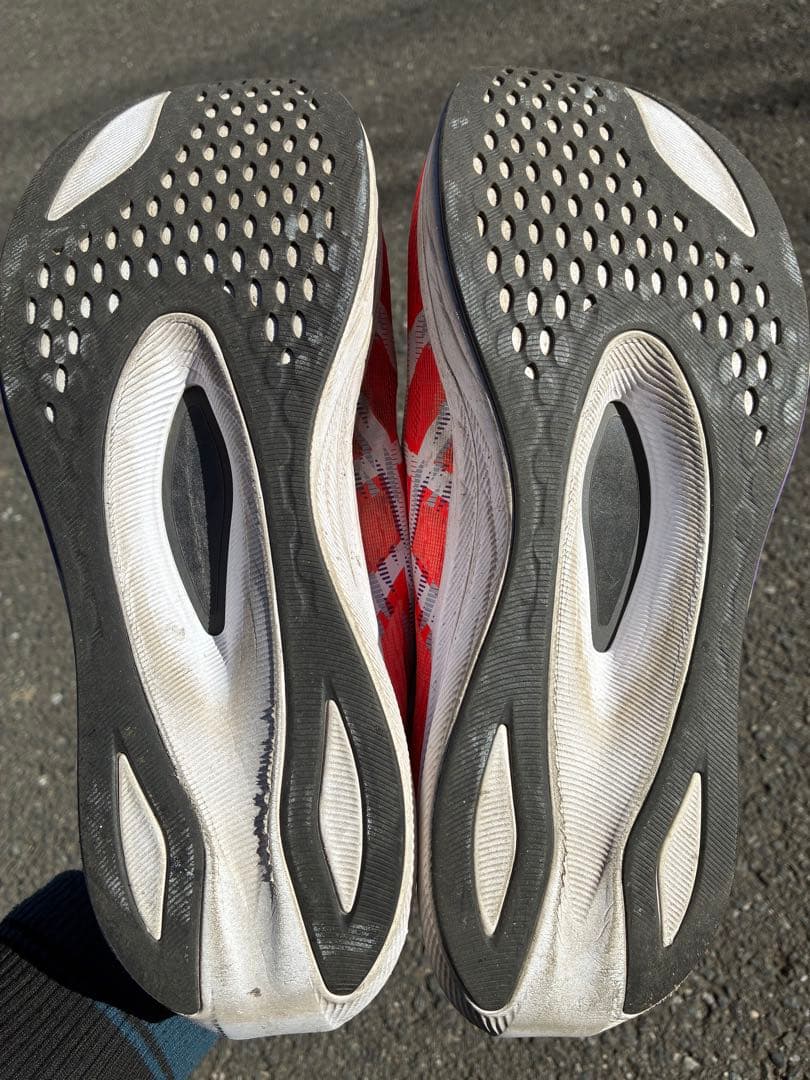 A*R様 アシックス マジックスピード4 28.5 ランニングシューズ