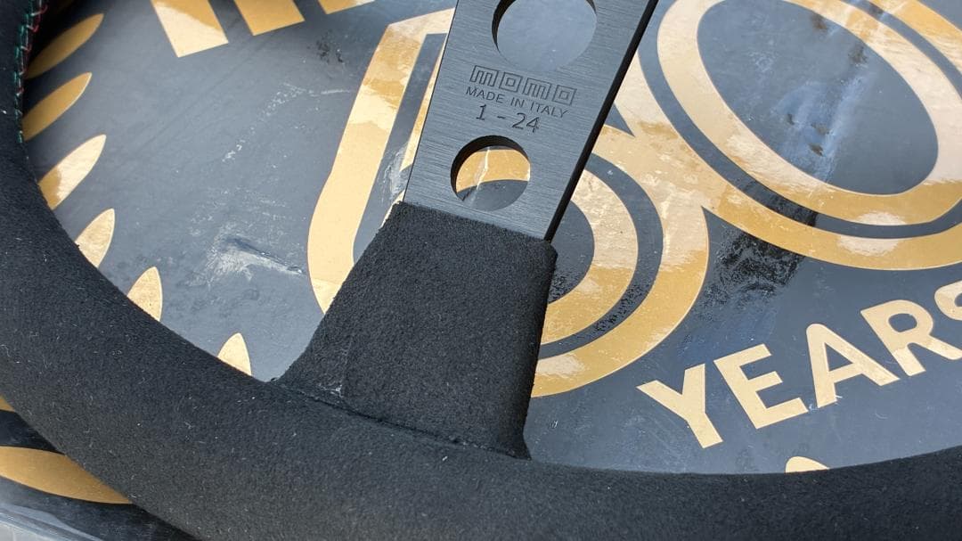 ★最終販売価格★MOMOステアリング35㎝レザーブラックMOMO60周年記念